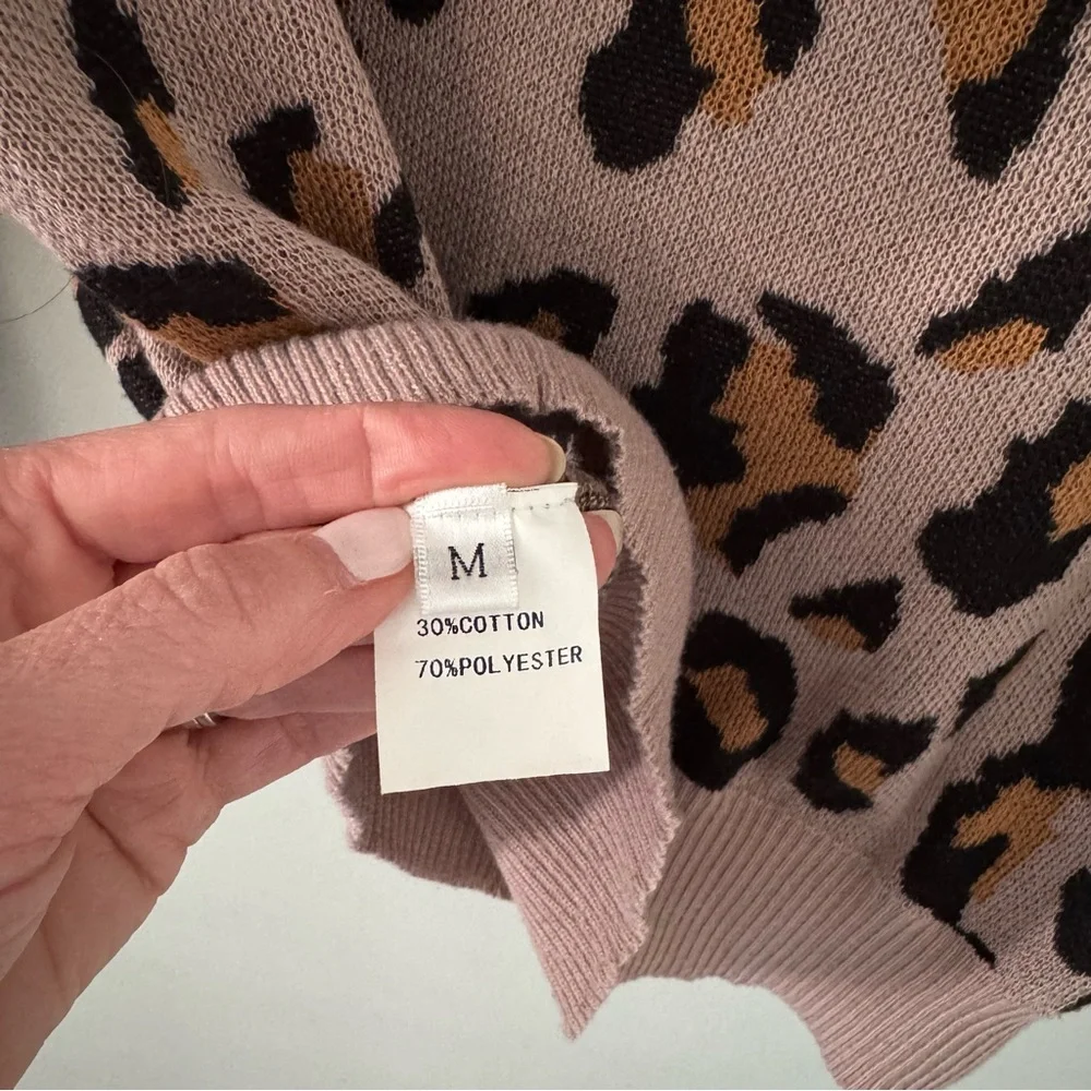 Leopard Print Sweater - Mauve with Brown and Black Print. Size Medium - Picture 4 of 5